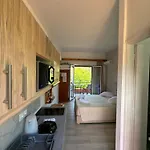 Athina * Paleokastritsa