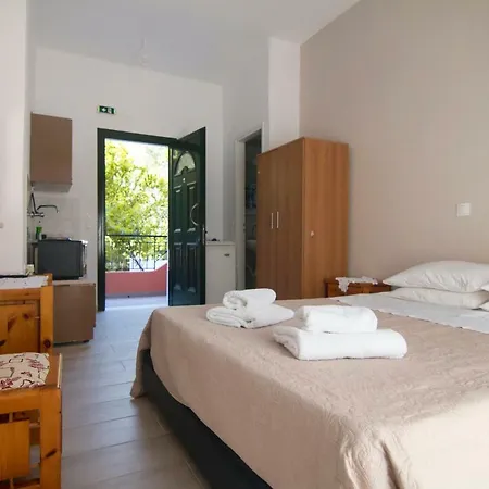 Athina * Paleokastritsa