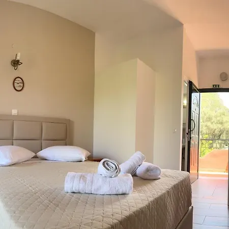 Athina * Paleokastritsa