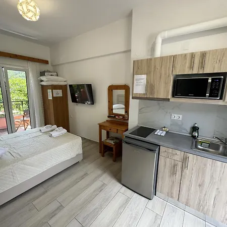 Athina פאלאוקסטריצה